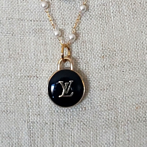 VINTAGE Louis Vuitto Black Logo & gold filled seed pearl necklace - Picture 1 of 9